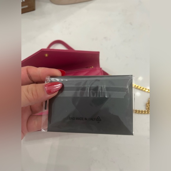 CASSANDRE MATELASSÉ CHAIN WALLET IN GRAIN DE POUDRE EMBOSSED LEATHER - Picture 4 of 5